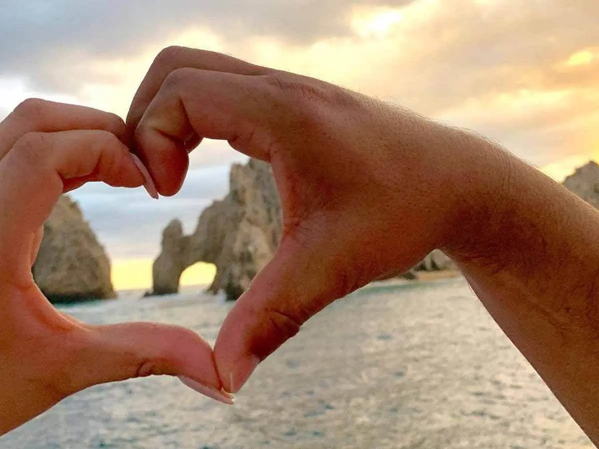 Vista del arco de Cabo San Lucas desde el catamaran