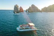 Catamaran al arco, barra libre, comida y snorkel